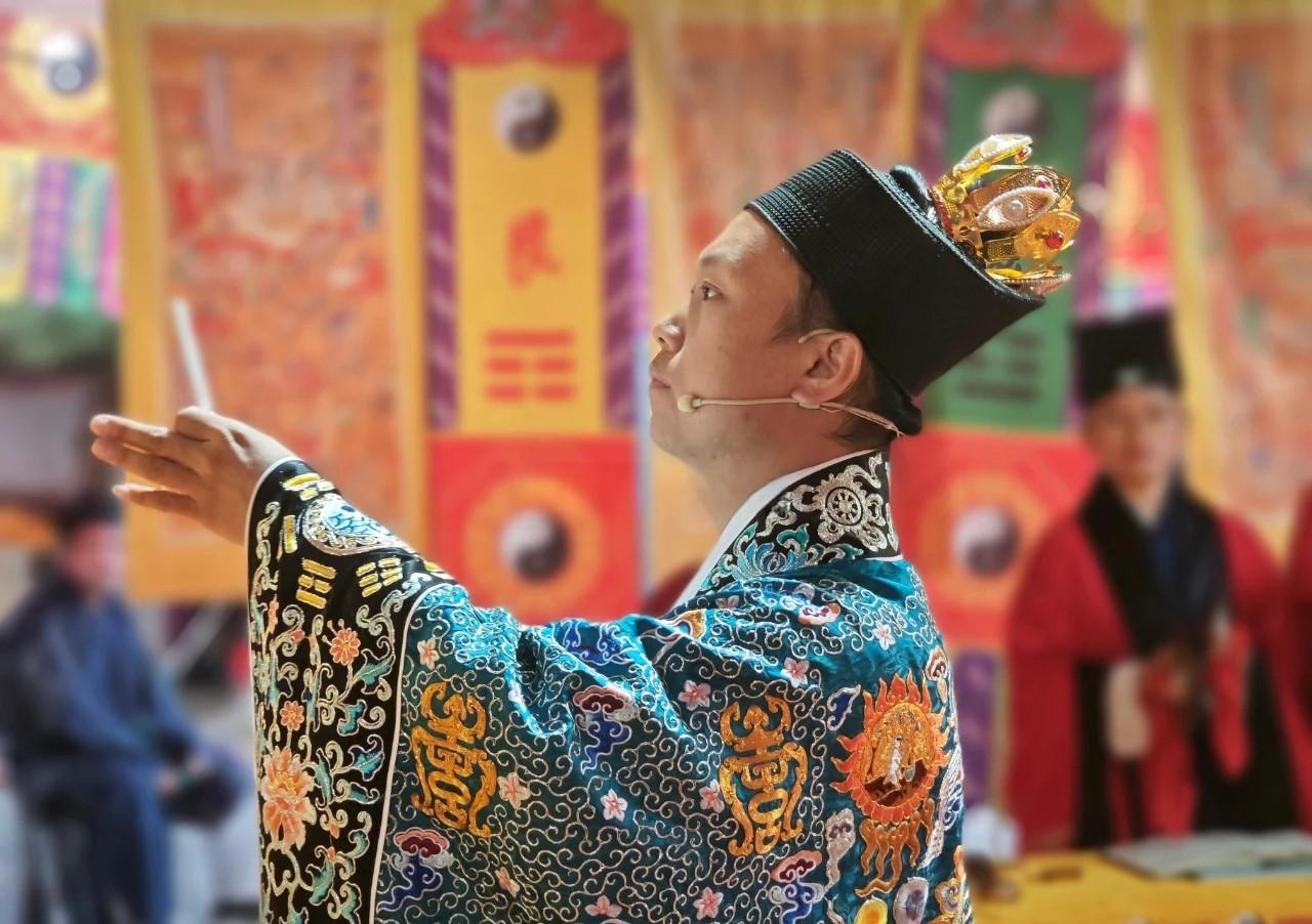 重温并践行“百行之原”的“孝”